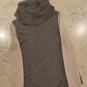 BCBGMAXAZRIA TURTLE NECK SWEATER